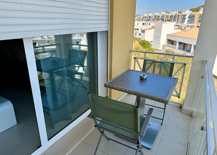 Flor De Amendoeira Garden شقة